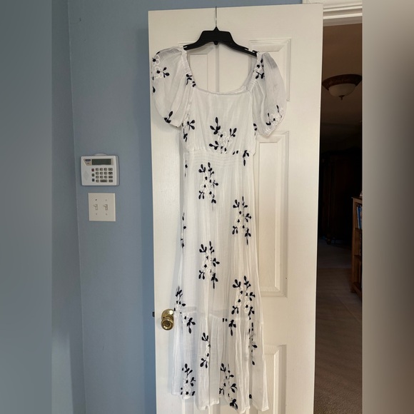 Kindred Dresses & Skirts - Chic White and Black Embroidered Maxi Dress